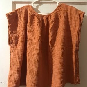 The Willa top in apricot. Cotton gauze. Medium.